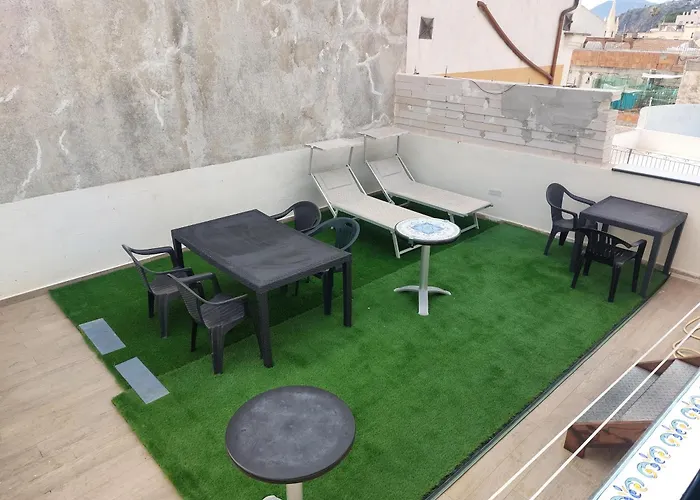 Casa In ,piano Piano * ליפארי