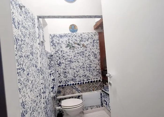 Casa In ,piano Piano * ליפארי